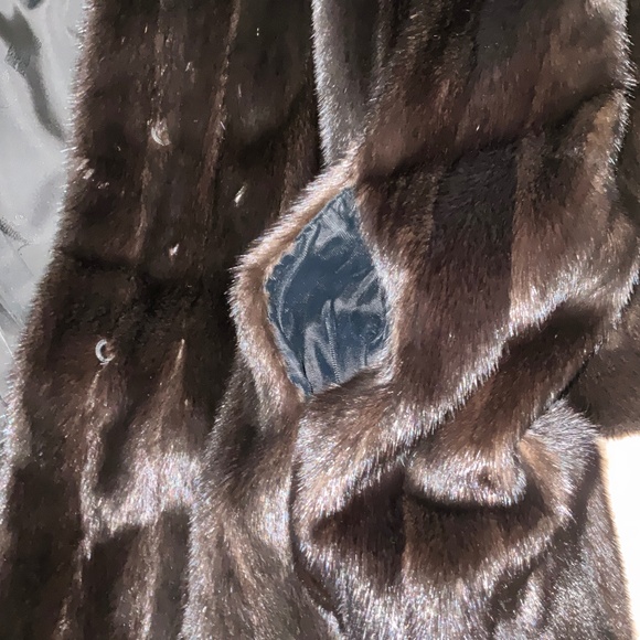 Gorgeous Mink Coat - Picture 7 of 7